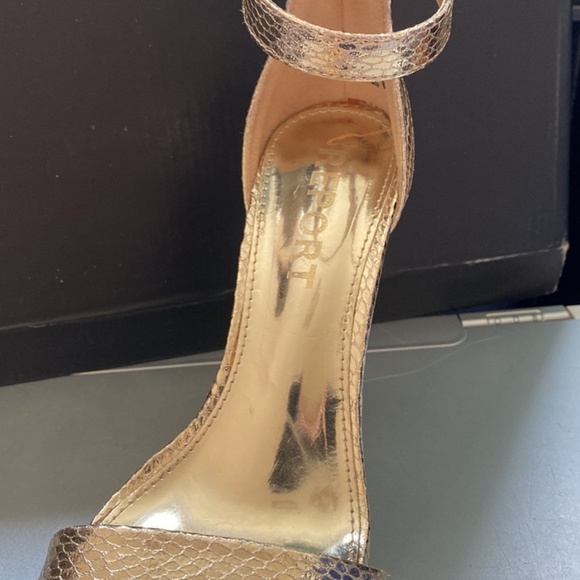 Women shoes - Picture 2 of 4